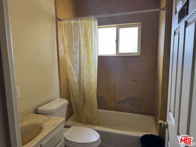 4341 W 106th Street, Inglewood CA: https://media.crmls.org/mediaz/cc06a289-302f-4829-aa33-aa24781b3387.jpg