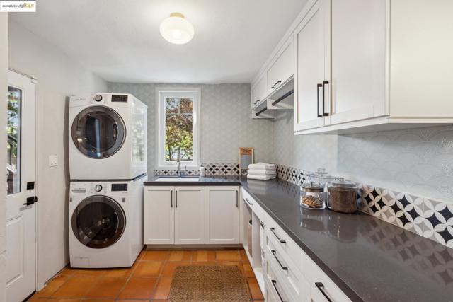 733 Carlston Ave., Oakland CA: https://media.crmls.org/mediaz/cc0710ed-0d77-44f9-9072-199b7f08d4d4.jpg
