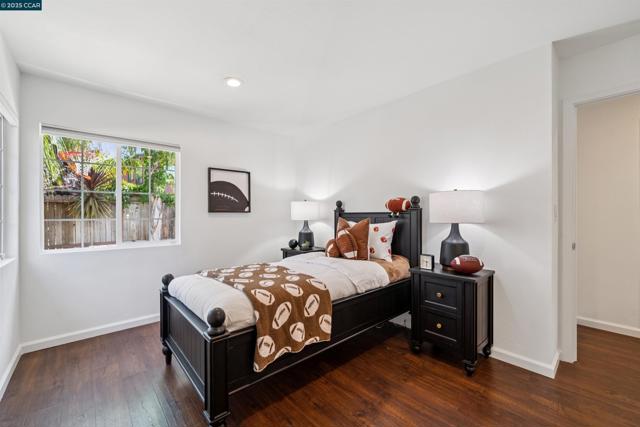 1519 Sunny Ct, Walnut Creek CA: https://media.crmls.org/mediaz/cc07134c-a607-4453-8272-6cf6a47a8a9a.jpg