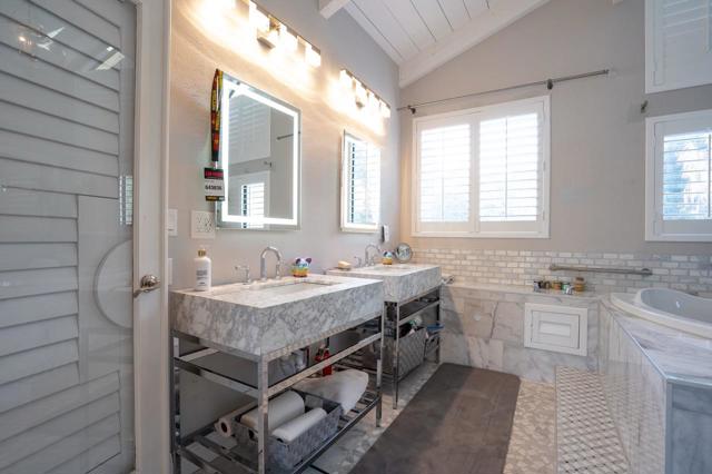 701 Day Valley Road, Aptos CA: https://media.crmls.org/mediaz/cc089843-297f-41f9-8c91-353d6b46ffcf.jpg