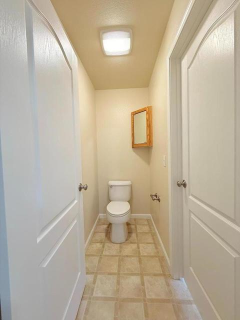 18472 Kentwood Place, Hidden Valley Lake CA: https://media.crmls.org/mediaz/cc089e72-1b0a-4e2a-9a93-d13775036f10.jpg