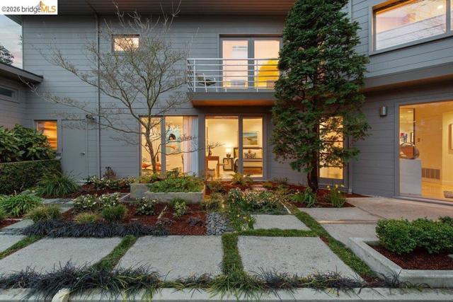 2 Gravatt Drive, Berkeley CA: https://media.crmls.org/mediaz/cc08be64-d6b9-4406-b803-a20856b857f0.jpg