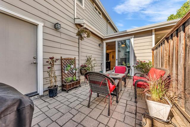 160 Sarafina Way, Gilroy CA: https://media.crmls.org/mediaz/cc09361e-f99f-4104-8159-a30d2507064e.jpg
