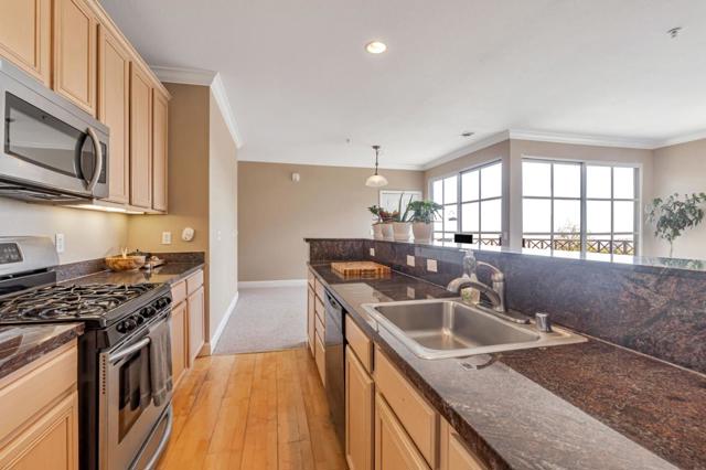 200 Portola Drive, San Francisco CA: https://media.crmls.org/mediaz/cc09380e-2c11-4d07-8109-ddb631205d58.jpg