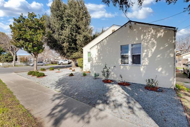 431 Ellis Street, King City CA: https://media.crmls.org/mediaz/cc09e349-5824-403b-900f-921d3f949f12.jpg