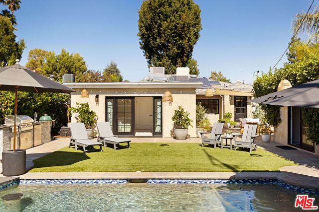 13128 Hartsook Street, Sherman Oaks CA: https://media.crmls.org/mediaz/cc0a01bc-8ea3-4e8f-8d09-ae4f4d1f6105.jpg