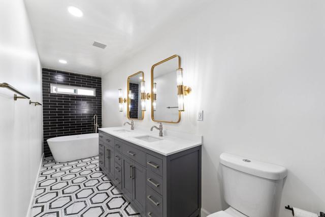 8324 Calle Calzada, San Diego CA: https://media.crmls.org/mediaz/cc0a2d5c-35ae-476d-a67c-a3b3789528b1.jpg