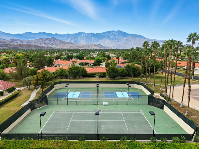 65 San Marino Circle, Rancho Mirage CA: https://media.crmls.org/mediaz/cc0a656b-fa38-43e3-ba5e-f632b3a9314a.jpg