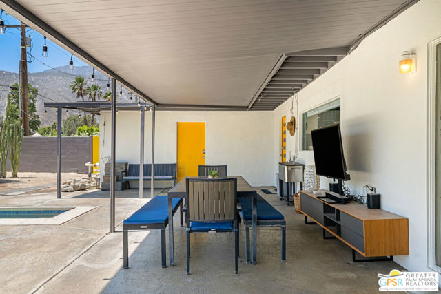1405 E Tachevah Drive, Palm Springs CA: https://media.crmls.org/mediaz/cc0ab745-335c-4489-8444-82a3df671981.jpg
