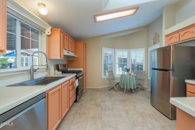 1215 Anchors Way Drive, Ventura CA: https://media.crmls.org/mediaz/cc0ad1cd-54a8-4bb8-bd0e-ada17e7ae862.jpg