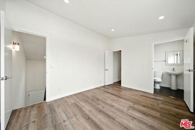 6212 FULTON Avenue, Van Nuys CA: https://media.crmls.org/mediaz/cc0b2788-e568-4d1b-b6d0-e9f996bc752d.jpg