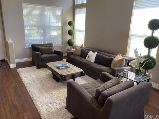 3364 Avenida Nieve, Carlsbad CA: https://media.crmls.org/mediaz/cc0b3a58-e6bc-4d6b-a70d-8437b2ebeb1b.jpg