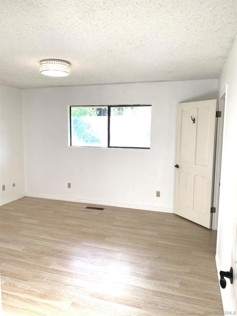 9109 Huntley Road, Fallbrook CA: https://media.crmls.org/mediaz/cc0b4fe6-01b0-4532-b966-bfc378f9286c.jpg