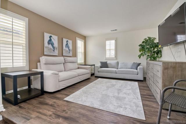 993 Hawthorne Creek Dr, Chula Vista CA: https://media.crmls.org/mediaz/cc0c14a6-f1ff-41b4-b7ab-59a6024a5615.jpg