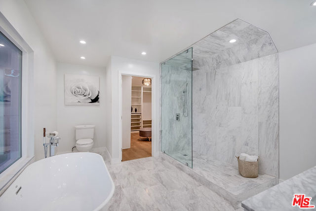 3701 Multiview Drive, Los Angeles CA: https://media.crmls.org/mediaz/cc0c2692-8572-4166-b0e4-5f5068a680c9.jpg