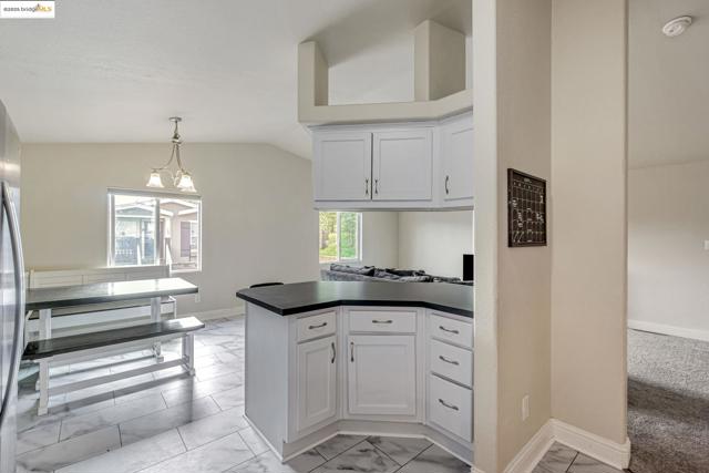 16711 Marsh Creek Rd, Clayton CA: https://media.crmls.org/mediaz/cc0c5d6c-6848-407b-aa08-b184d32f6e45.jpg
