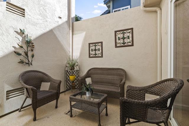 5139 Dryden Ct, Newark CA: https://media.crmls.org/mediaz/cc0cd67f-b3cd-4525-8ec4-14ddf77e93fe.jpg