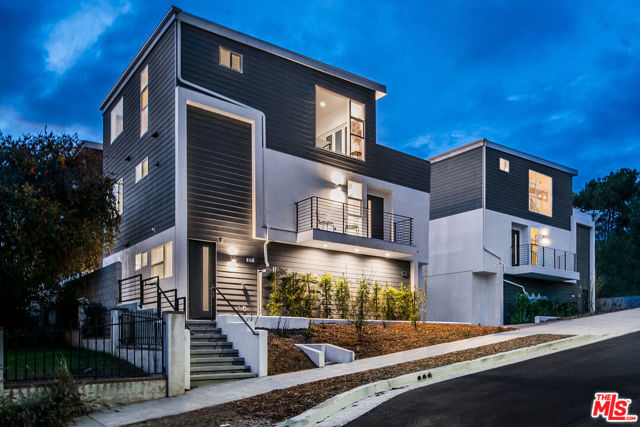859 Hyperion Avenue, Los Angeles CA: https://media.crmls.org/mediaz/cc0d3a51-0613-4cea-a820-18be31737fa8.jpg