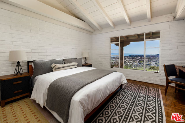 98 Loma Media Road, Santa Barbara CA: https://media.crmls.org/mediaz/cc0d6ad1-54a9-4307-8062-2485d7b3db4c.jpg