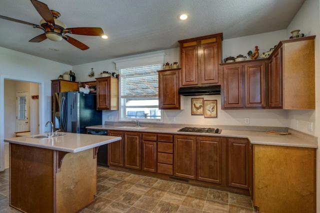 17997 Del Puerto Canyon Road, Patterson CA: https://media.crmls.org/mediaz/cc0de541-0d79-4226-8870-de20bd86afe9.jpg