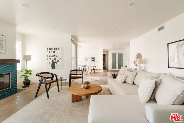 4925 Wilshire Boulevard, Los Angeles CA: https://media.crmls.org/mediaz/cc0ded07-2eb0-4fe1-b1b8-2453f041d316.jpg