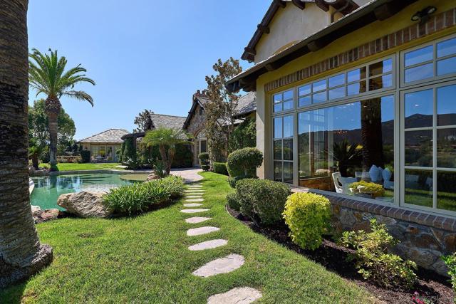 14155 Biscayne Pl, Poway CA: https://media.crmls.org/mediaz/cc0dfe5d-9b47-46c4-90cd-1c8aa2607d9c.jpg