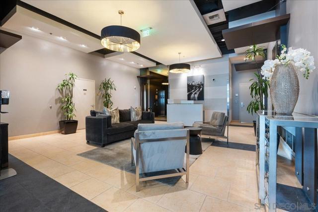 206 Park Blvd, San Diego CA: https://media.crmls.org/mediaz/cc0f03ff-d2eb-473d-90ea-94a0da71bd6e.jpg