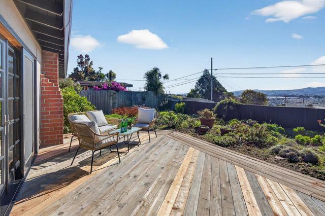 725 Palm Avenue, South San Francisco CA: https://media.crmls.org/mediaz/cc0ff126-ca54-4b82-922d-d7eb0521d782.jpg