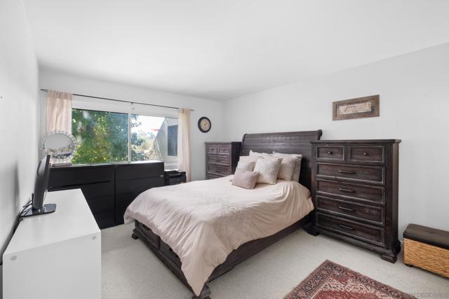 17885 Caminito Pinero, San Diego CA: https://media.crmls.org/mediaz/cc10aaea-8c60-4fe7-9853-504f16264e5d.jpg