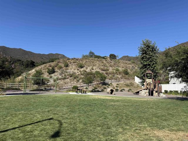 35805 E Shetland Hls, Fallbrook CA: https://media.crmls.org/mediaz/cc111da2-ab79-4f91-8ae0-e7d13207d372.jpg