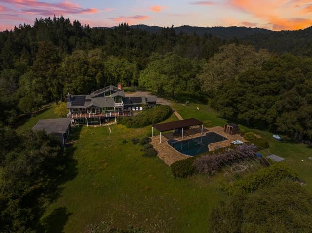 240 Buck Knoll Road, Boulder Creek CA: https://media.crmls.org/mediaz/cc116818-1d77-46a5-9328-7ee3a1317c14.jpg
