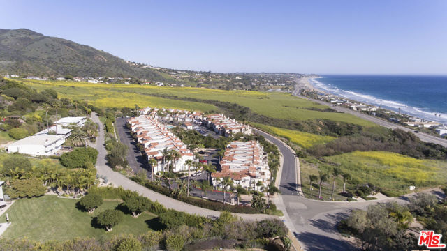 6436 Lunita Road, Malibu CA: https://media.crmls.org/mediaz/cc11e9aa-c8cd-44c8-bacf-2df92d25a231.jpg