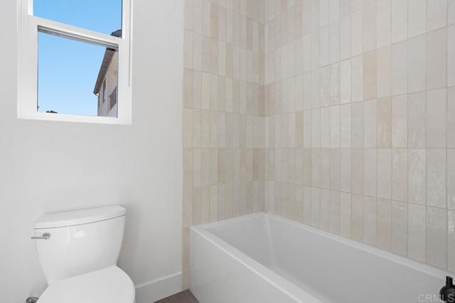 Detail Gallery Image 19 of 42 For 1211 Stonemark Place, Vista,  CA 92081 - 5 Beds | 4/1 Baths