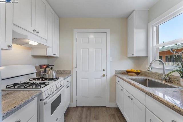 1629 Thrush Ave, San Leandro CA: https://media.crmls.org/mediaz/cc1334e1-e16e-4985-a156-9ead421a95b0.jpg