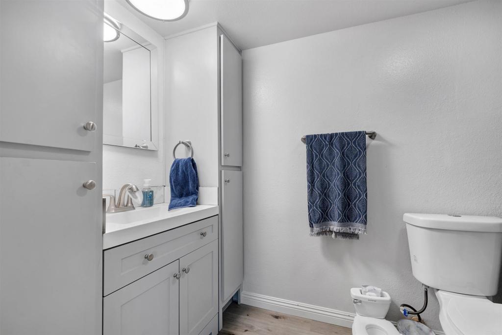 https://media.crmls.org/mediaz/cc136746-0cff-452b-b61c-5097d7a2ec66.jpg?preset=X-Large
