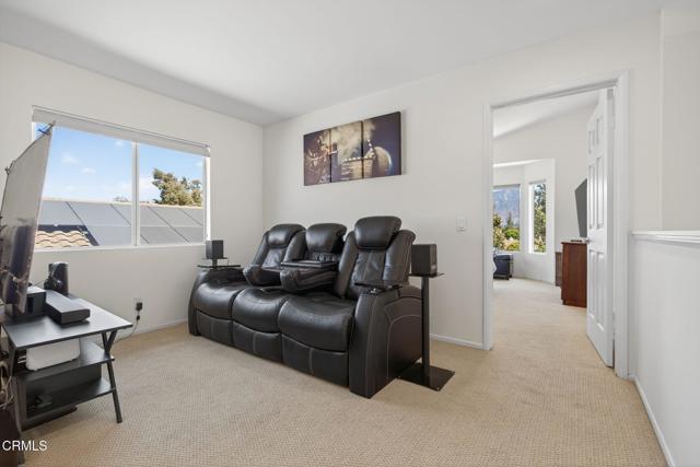 5004 Ladera Vista Drive, Camarillo CA: https://media.crmls.org/mediaz/cc13b9dc-1fbc-4425-80fe-92b3feb8b85b.jpg