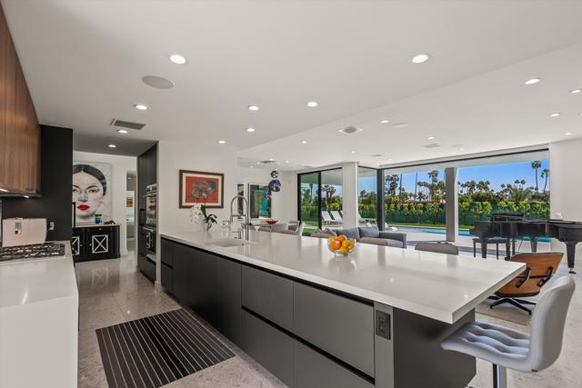 2290 S Yosemite Drive, Palm Springs CA: https://media.crmls.org/mediaz/cc13c468-bc11-41ac-b181-96f5b7acc40b.jpg