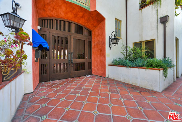1414 N Harper Avenue, West Hollywood CA: https://media.crmls.org/mediaz/cc1401d8-9237-4733-bca8-87b654069dbe.jpg