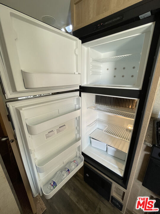 8144 Jefferson Street, Mojave CA: https://media.crmls.org/mediaz/cc1449c6-e061-443c-aff4-23ed757f63bd.jpg