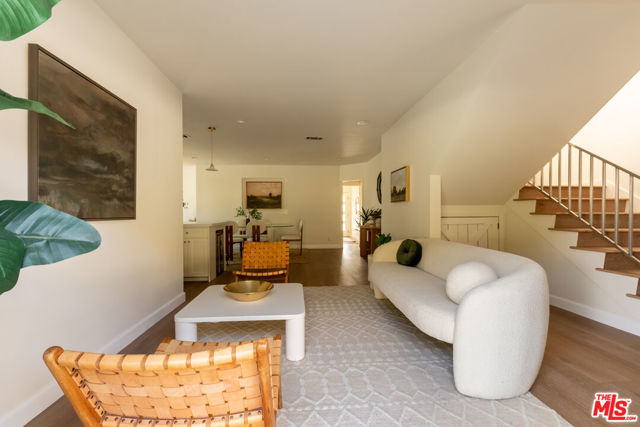 5018 Valleydale Avenue, Los Angeles CA: https://media.crmls.org/mediaz/cc149134-1487-4787-bcb2-e397033415df.jpg