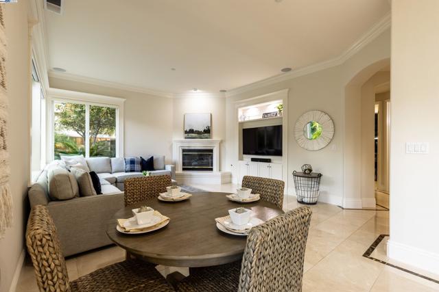 2522 Wood Hollow Dr, Livermore CA: https://media.crmls.org/mediaz/cc150d14-529d-40f4-bac5-b643cd926dc9.jpg