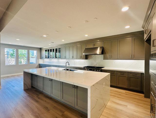 13765 Holly Oak Way, Poway CA: https://media.crmls.org/mediaz/cc153abb-23a6-4015-b2f7-a038a125b191.jpg