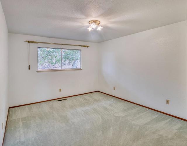 15 Pinehill Way, Monterey CA: https://media.crmls.org/mediaz/cc158566-4e64-481c-b394-fe211bd38237.jpg
