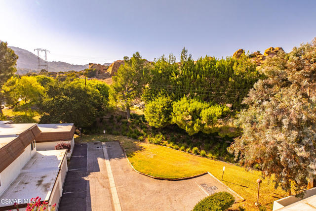 22421 Jeffrey Mark Court, Chatsworth CA: https://media.crmls.org/mediaz/cc15cc87-a8b5-4400-8db0-31898a75377f.jpg