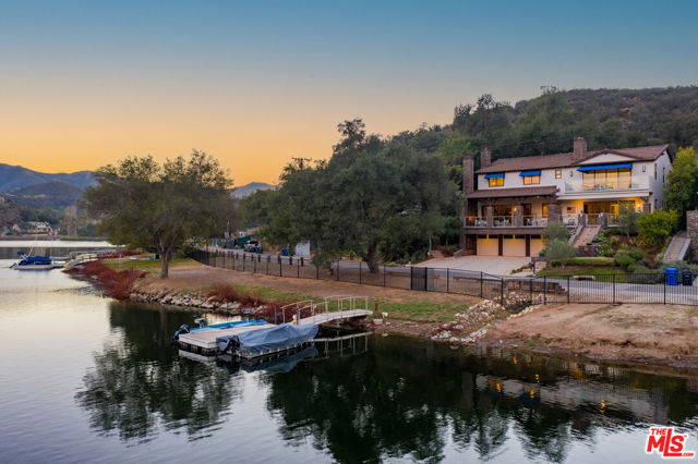 111 Lake Sherwood Drive, Lake Sherwood CA: https://media.crmls.org/mediaz/cc166948-08a0-4a96-be68-f75b1b9459b1.jpg