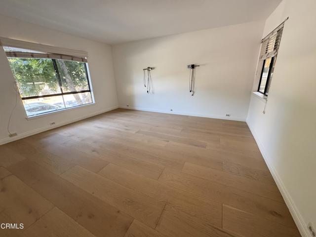 534 S S Oak Knoll Avenue, Pasadena CA: https://media.crmls.org/mediaz/cc16a033-6f18-4b9a-9192-fc55632b89fb.jpg
