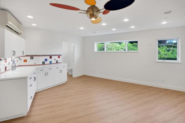 422 Seaview Drive, Aptos CA: https://media.crmls.org/mediaz/cc1701ac-535a-4f26-8805-612d44726fb6.jpg