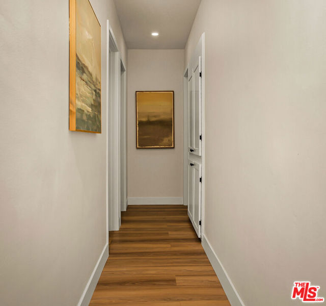 2046 S Burnside Avenue, Los Angeles CA: https://media.crmls.org/mediaz/cc170431-0c67-4200-97be-5b4b205e8635.jpg