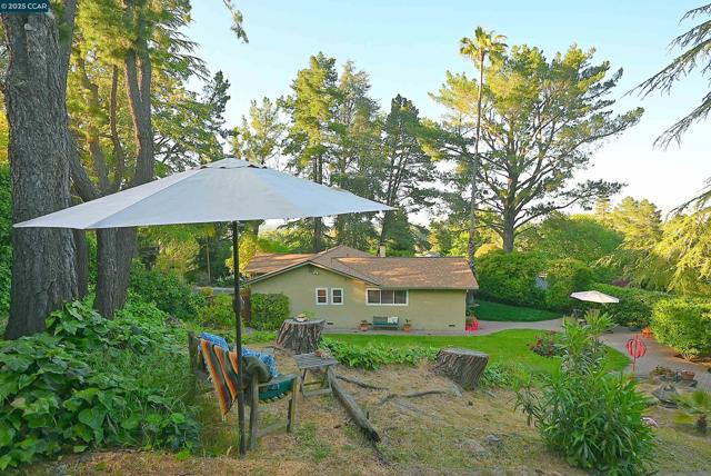 911 Sousa Drive, Walnut Creek CA: https://media.crmls.org/mediaz/cc173c22-fae4-4d35-950c-df21c2d144ea.jpg