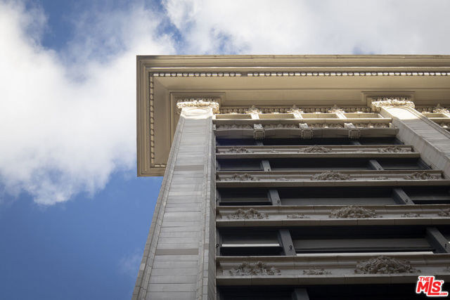 315 W 5th Street, Los Angeles CA: https://media.crmls.org/mediaz/cc1764dd-4ef6-406d-bc25-4603e8c9fdff.jpg